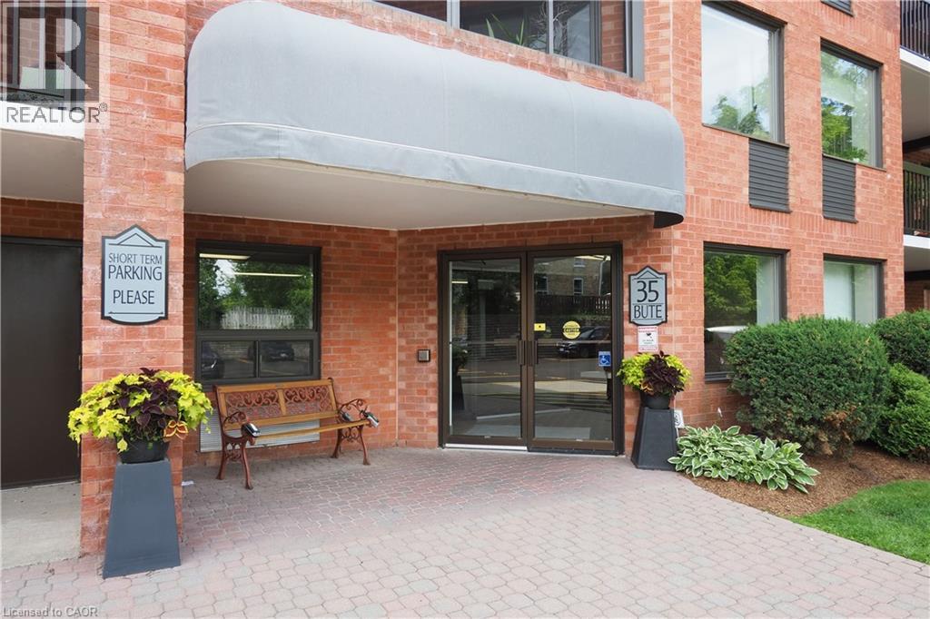 35 BUTE Street Unit# 303, Ayr, Ontario