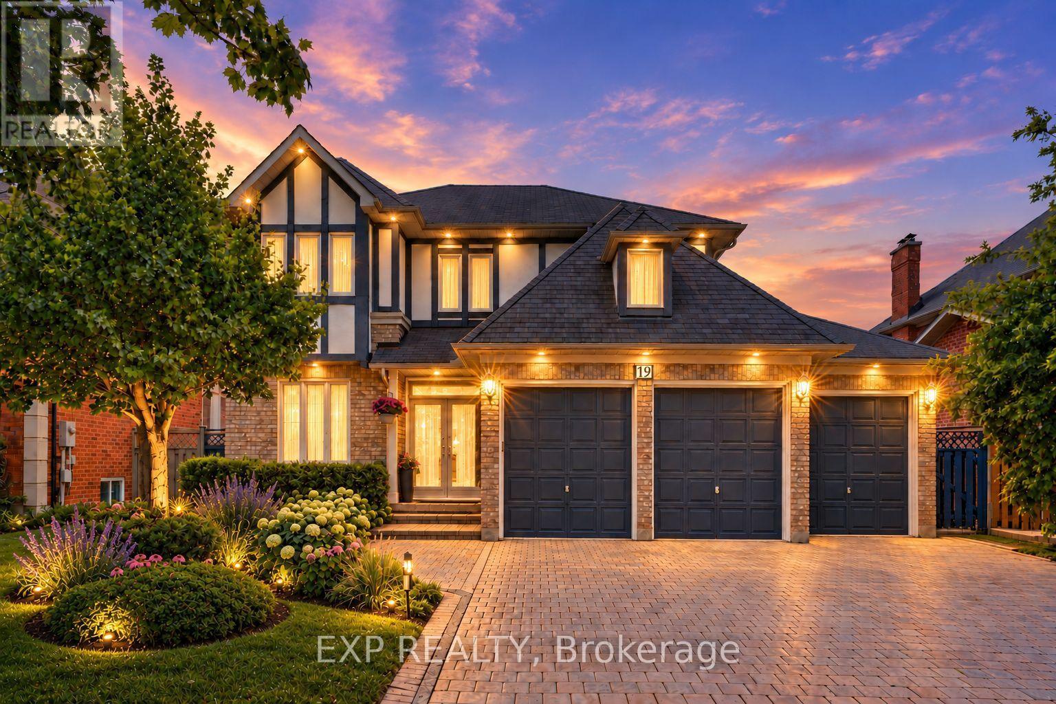 19 SPRINGBROOK DRIVE, Richmond Hill, Ontario