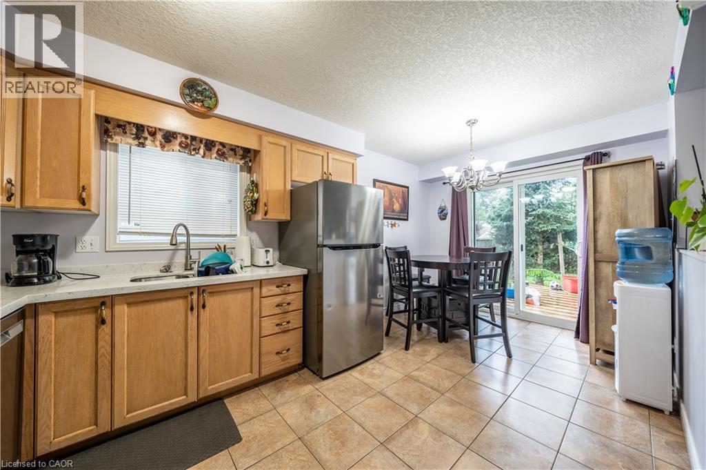 237 Grey Fox Drive, Kitchener, Ontario  N2E 3N7 - Photo 9 - 40864798