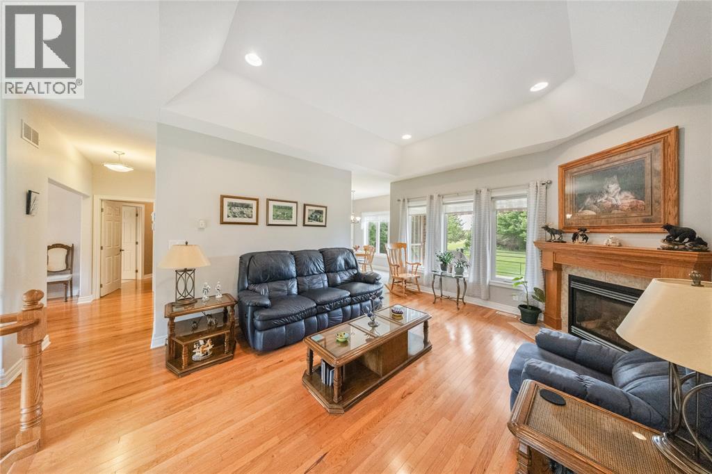 8766 Vance Drive, Lambton Shores, Ontario  N0N 1J7 - Photo 12 - 26022568