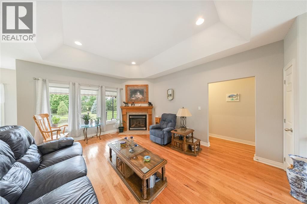 8766 Vance Drive, Lambton Shores, Ontario  N0N 1J7 - Photo 13 - 26022568