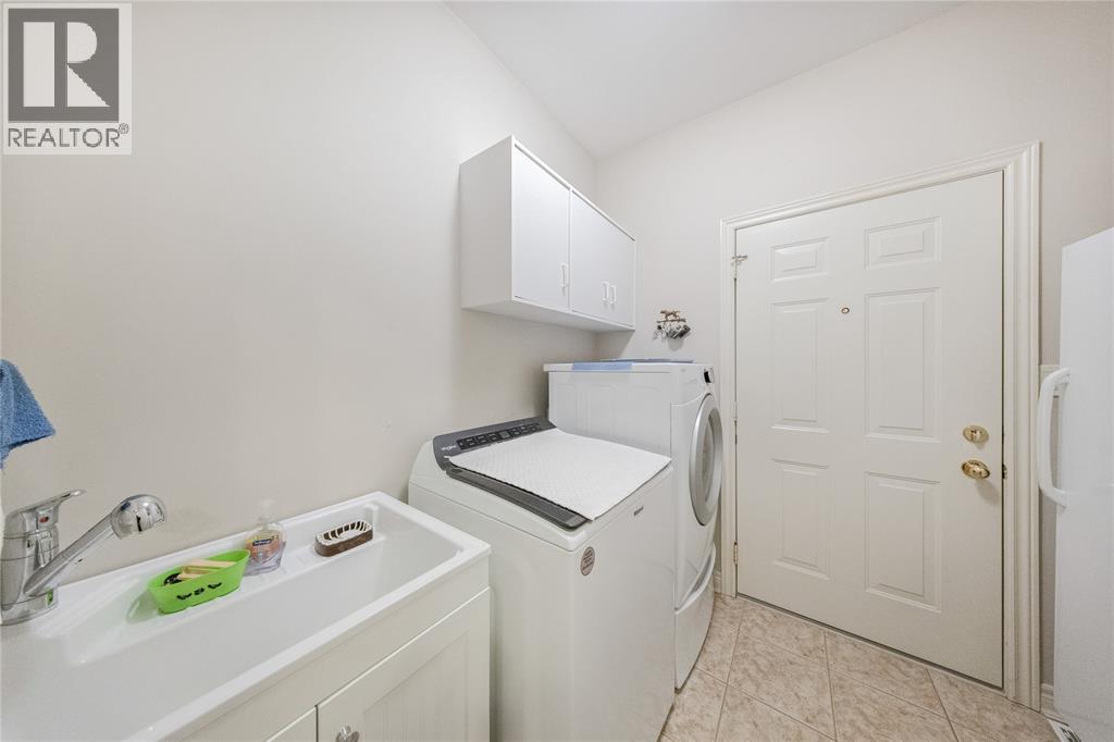 8766 Vance Drive, Lambton Shores, Ontario  N0N 1J7 - Photo 19 - 26022568