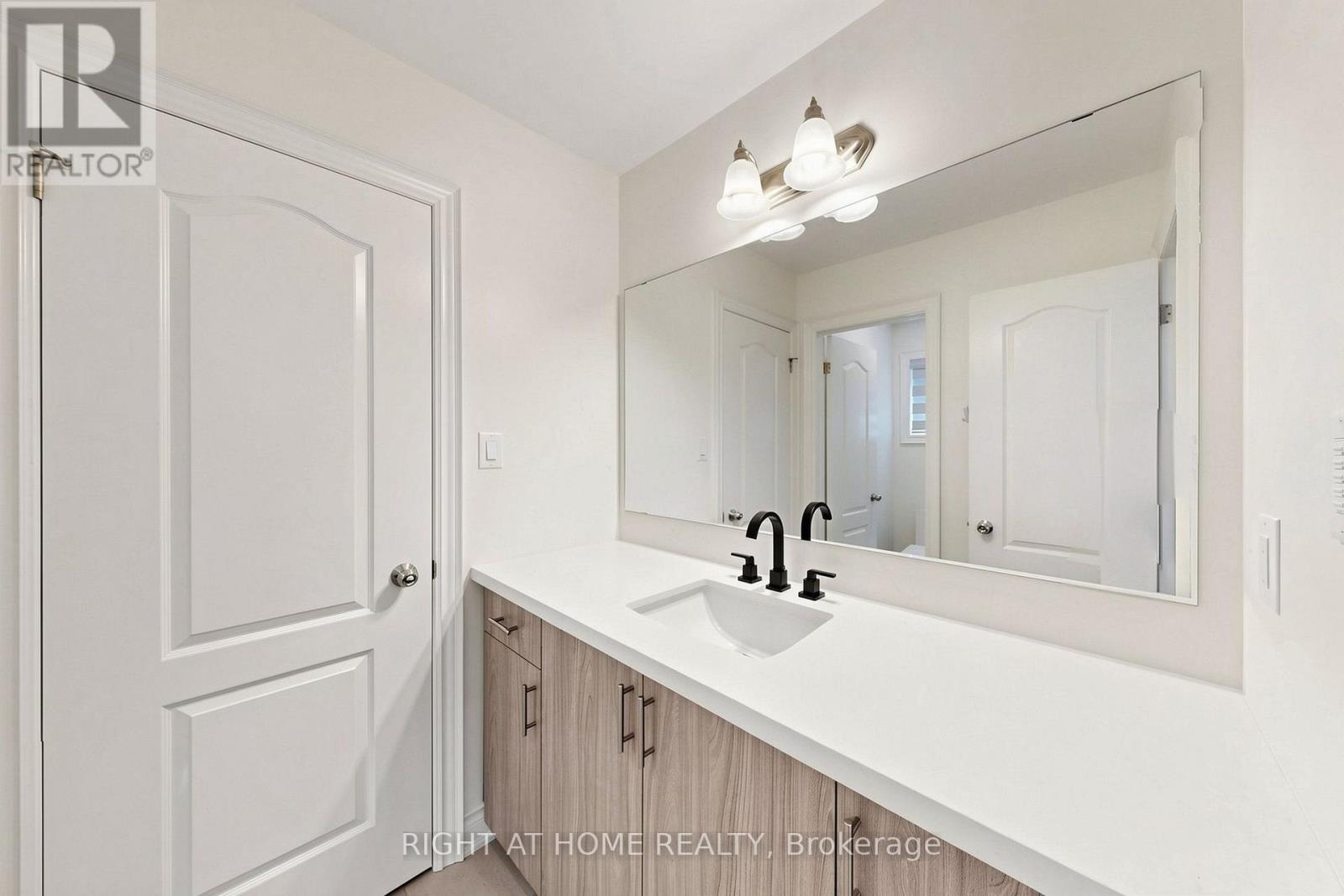 35 Empire Drive, Bradford West Gwillimbury, Ontario  L3Z 4J1 - Photo 34 - N13802786