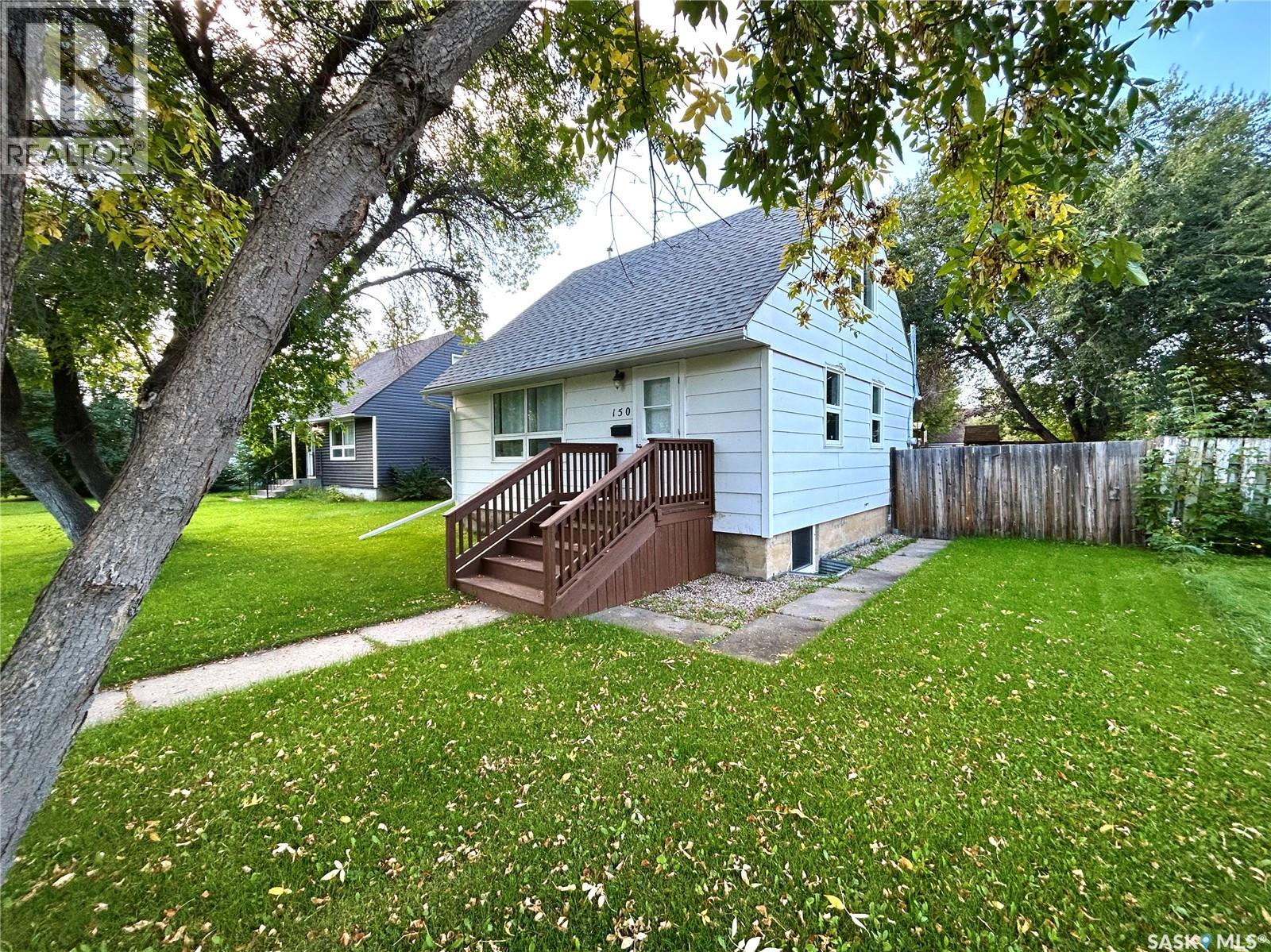 150 24th Street E, Prince Albert, Saskatchewan  S6V 1R5 - Photo 2 - SK048934