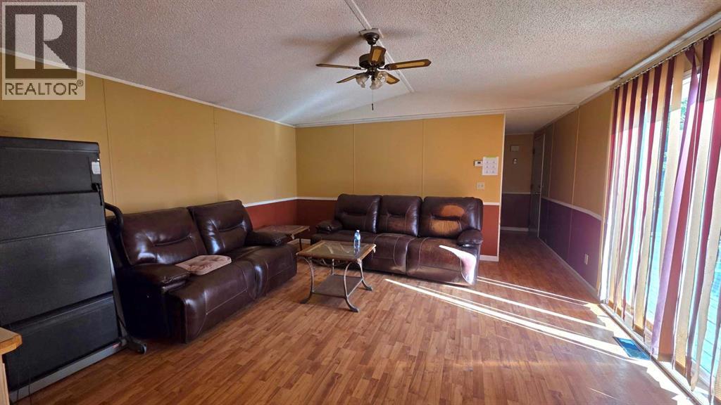 517 3rd Avenue, Fox Creek, Alberta  T0H 1P0 - Photo 12 - A2336041