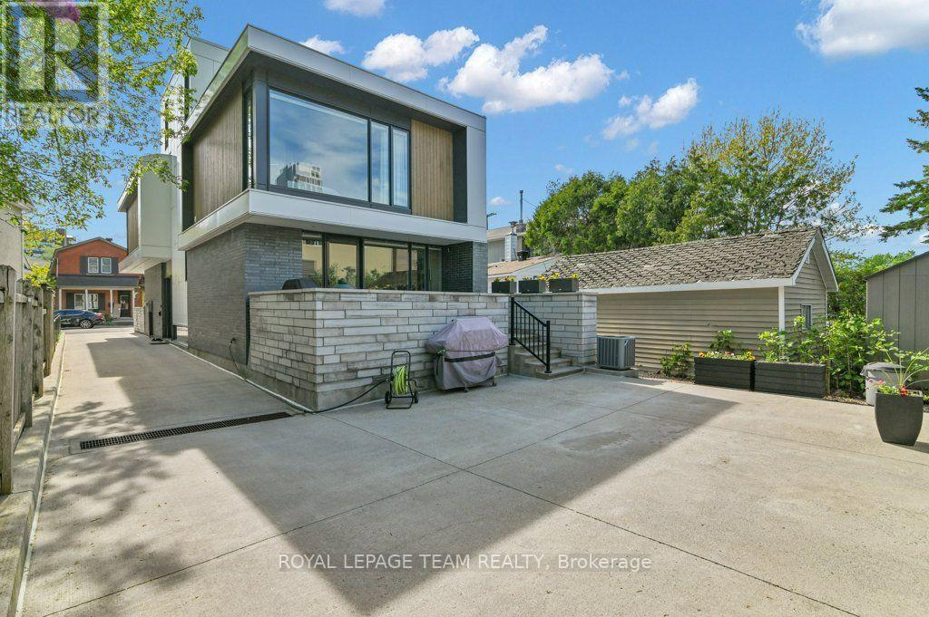 353 Winston Avenue, Ottawa, Ontario  K2A 1Y6 - Photo 3 - X13805438
