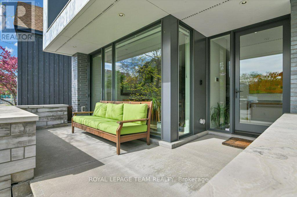353 Winston Avenue, Ottawa, Ontario  K2A 1Y6 - Photo 4 - X13805438