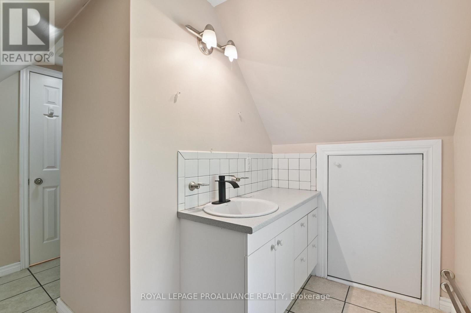 21 Pine Street, Brockville, Ontario  K6V 1E9 - Photo 38 - X13805462