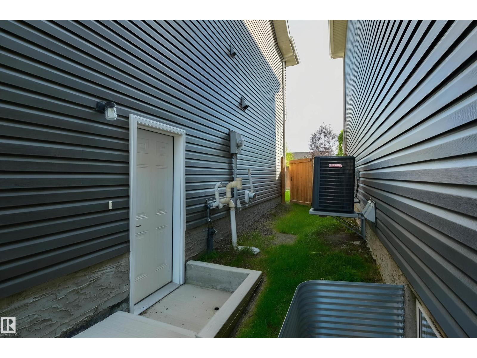 1419 169 St SW, Edmonton, Alberta  T6W 3P7 - Photo 2 - E4509517