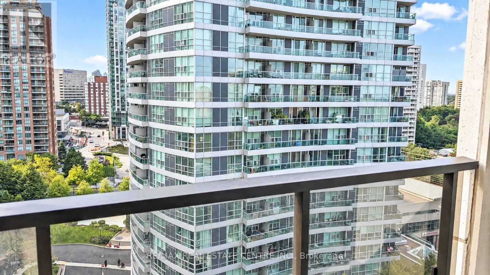 1001 - 30 Elm Drive W, Mississauga, Ontario  L5B 1L9 - Photo 14 - W13804718