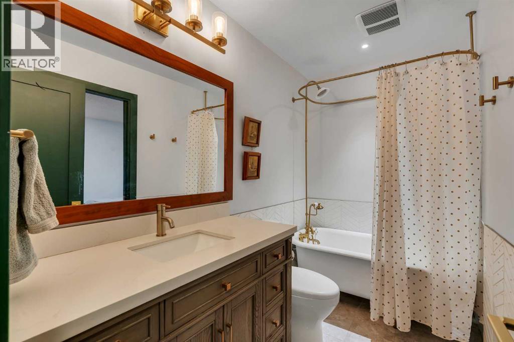 155 Brookgreen Drive Sw, Calgary, Alberta  T2W 2W4 - Photo 32 - A2344877