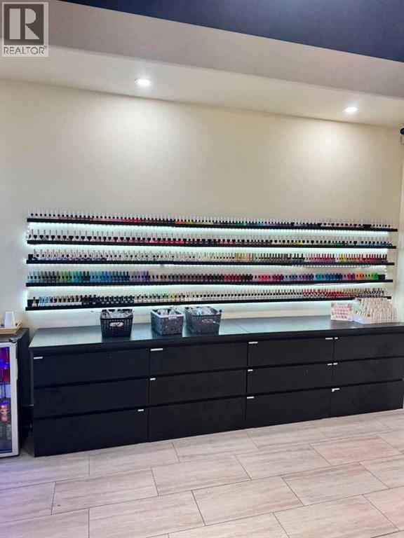Business Retail Rental photo 2