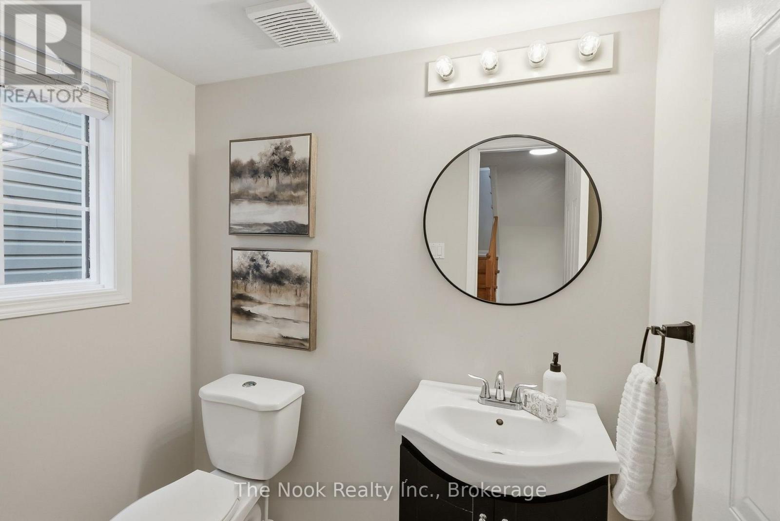 33 Aspen Park Way, Whitby, Ontario  L1N 9M6 - Photo 18 - E13802504