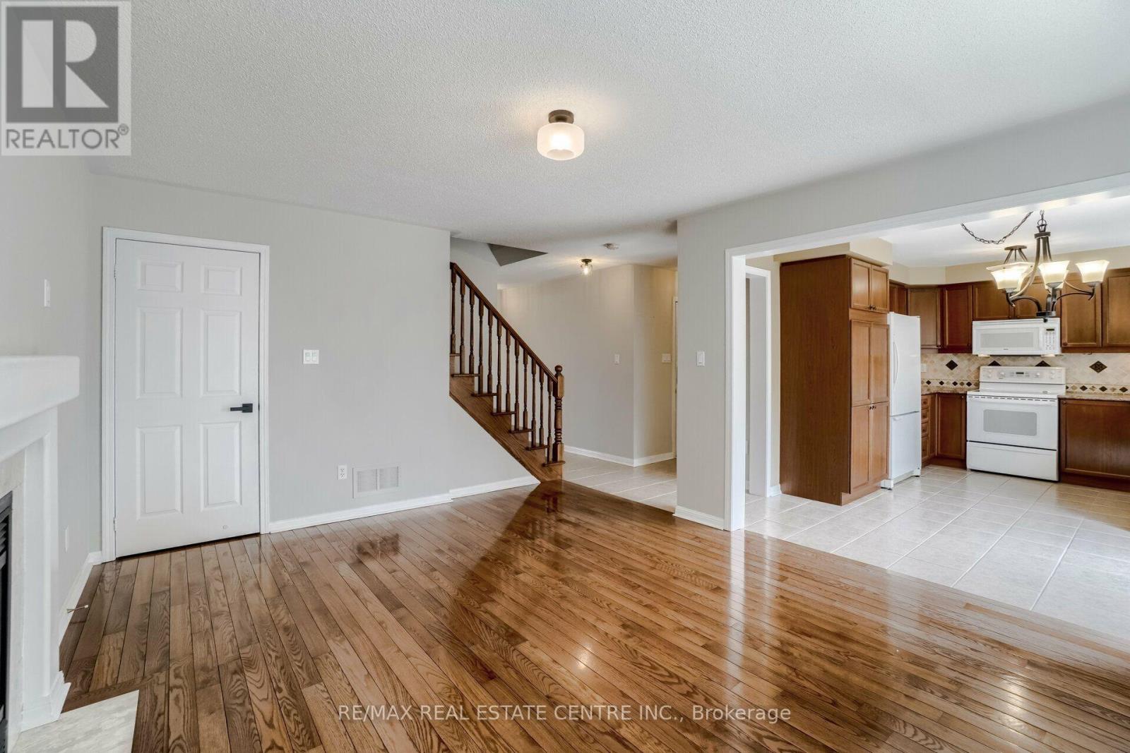 2298 Grand Oak Trail, Oakville, Ontario  L6M 4X2 - Photo 9 - W13768192