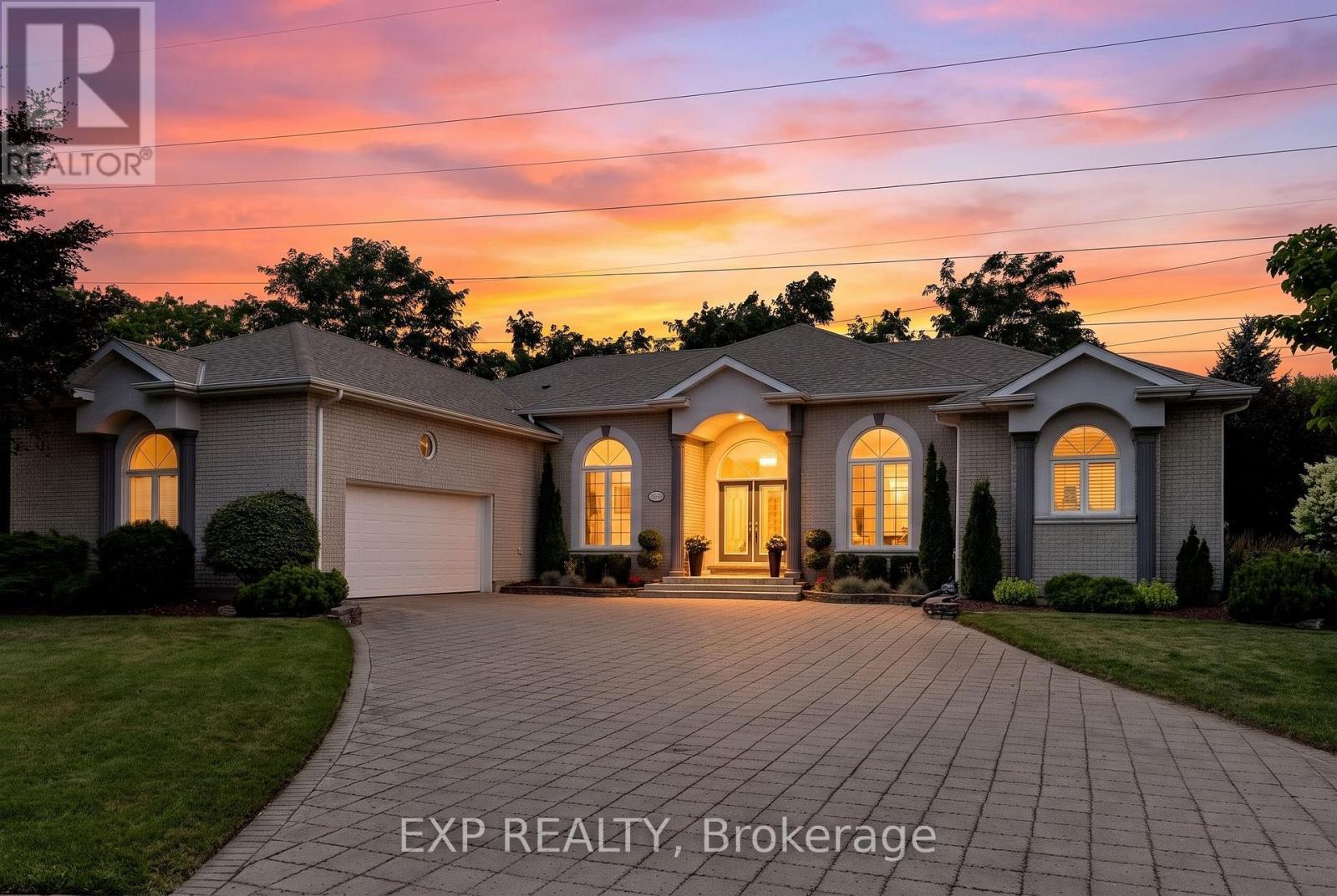 8113 FATIMA COURT, Niagara Falls, Ontario