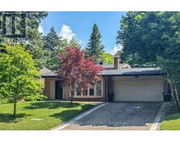 4 QUINCY CRESCENT, Toronto, Ontario