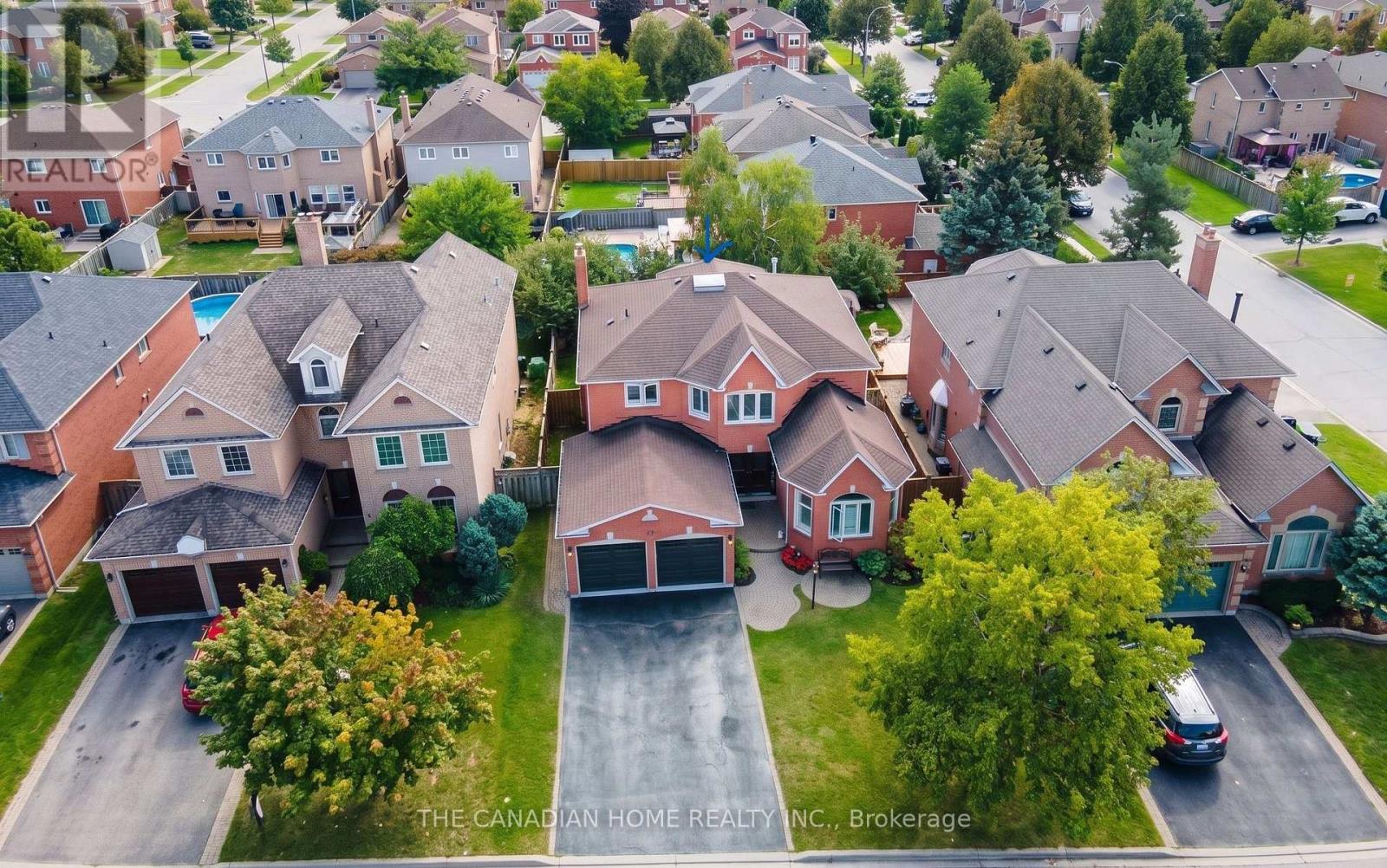 19 Wigston Court, Whitby (Rolling Acres), Ontario  L1R 2B9 - Photo 2 - E13805512