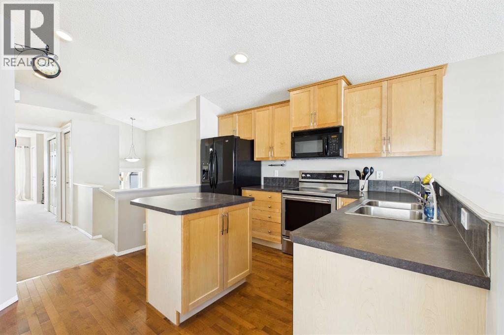 75 Everglen Road SW, Calgary, Alberta T2Y 5E9 - Photo 3 - A2346128
