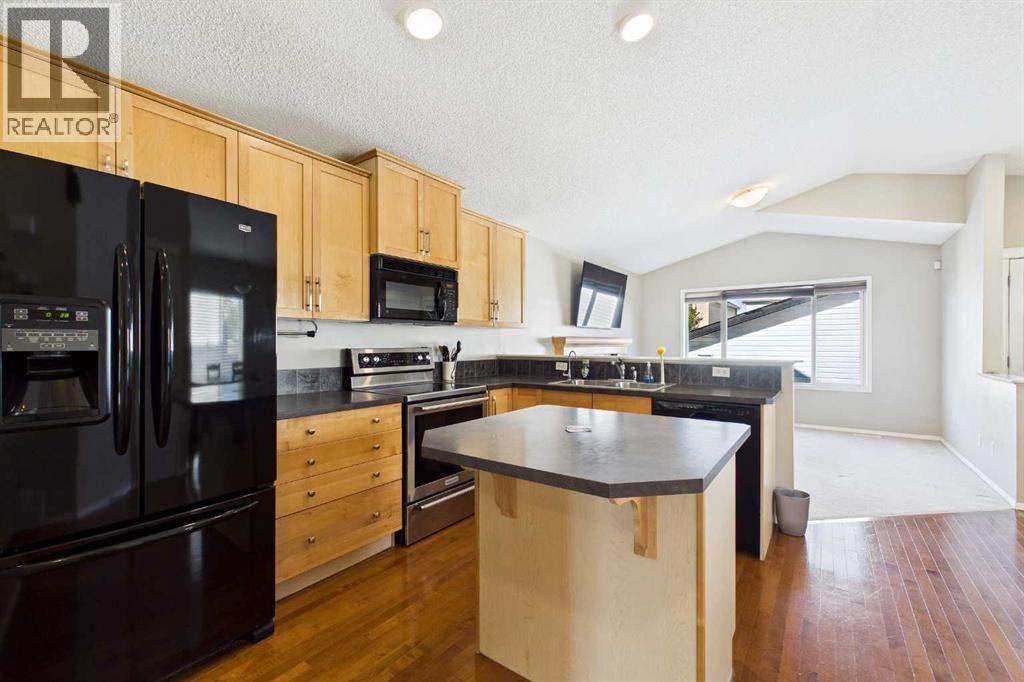 75 Everglen Road SW, Calgary, Alberta T2Y 5E9 - Photo 4 - A2346128