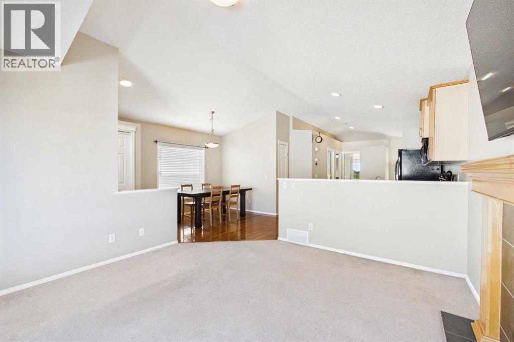 75 Everglen Road SW, Calgary, Alberta T2Y 5E9 - Photo 6 - A2346128