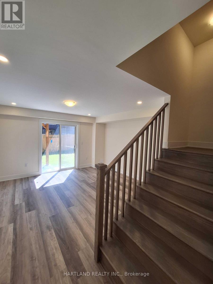 407 - 1695 Dersan Street, Pickering, Ontario  L1X 0S9 - Photo 4 - E13805546