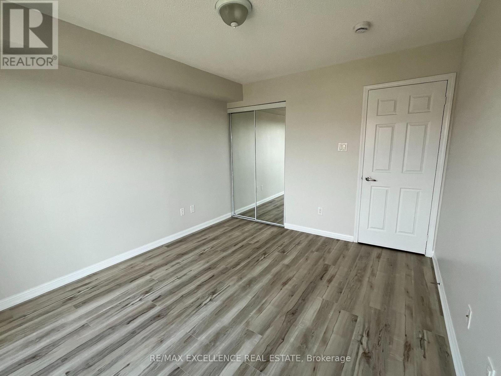 180 - 250 Sunny Meadow Boulevard, Brampton, Ontario  L6R 3Y6 - Photo 5 - W13805532