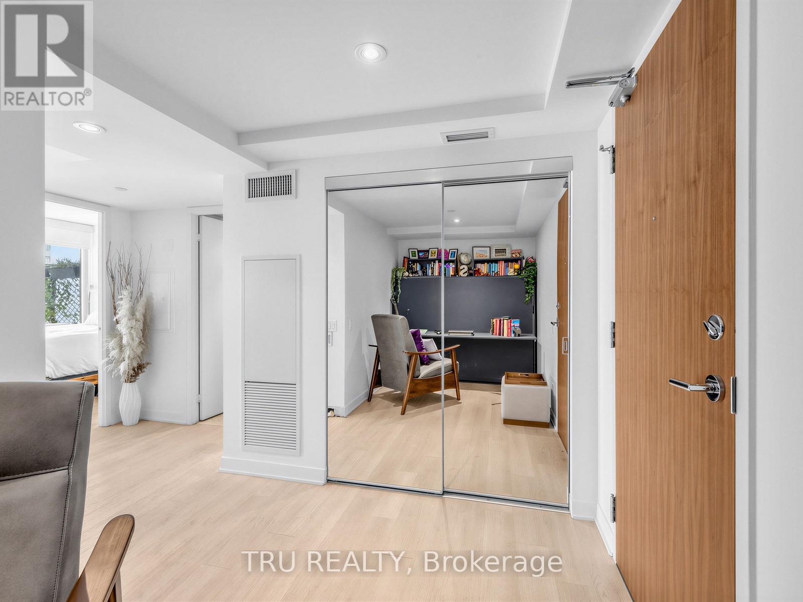 3210 - 70 Queens Wharf Road, Toronto, Ontario  M5V 0J2 - Photo 4 - C13805552
