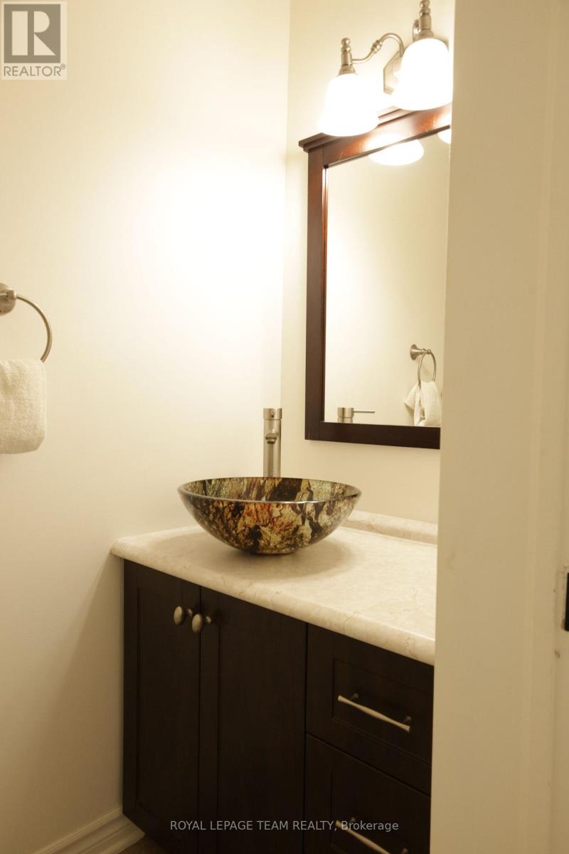 97 Springcreek Crescent, Ottawa, Ontario  K2M 2K8 - Photo 11 - X13805562