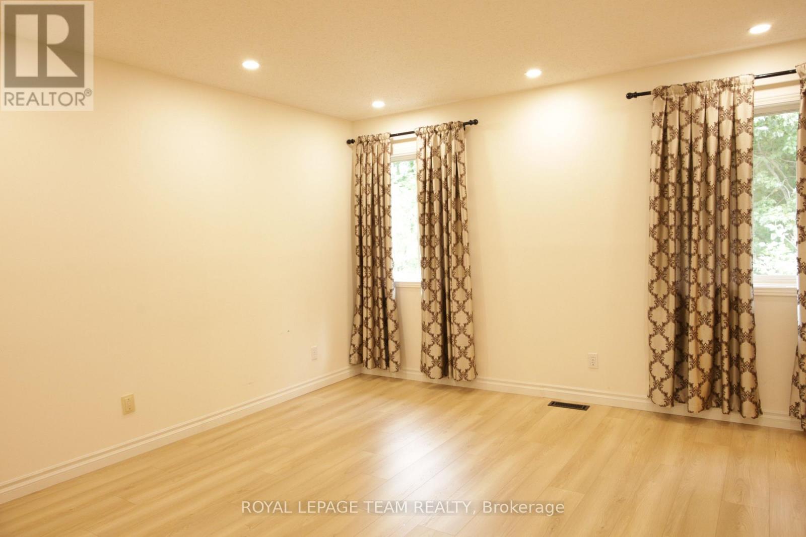 97 Springcreek Crescent, Ottawa, Ontario  K2M 2K8 - Photo 12 - X13805562