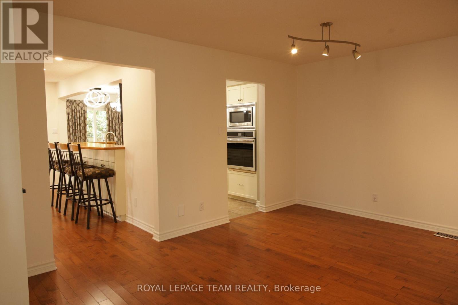 97 Springcreek Crescent, Ottawa, Ontario  K2M 2K8 - Photo 4 - X13805562