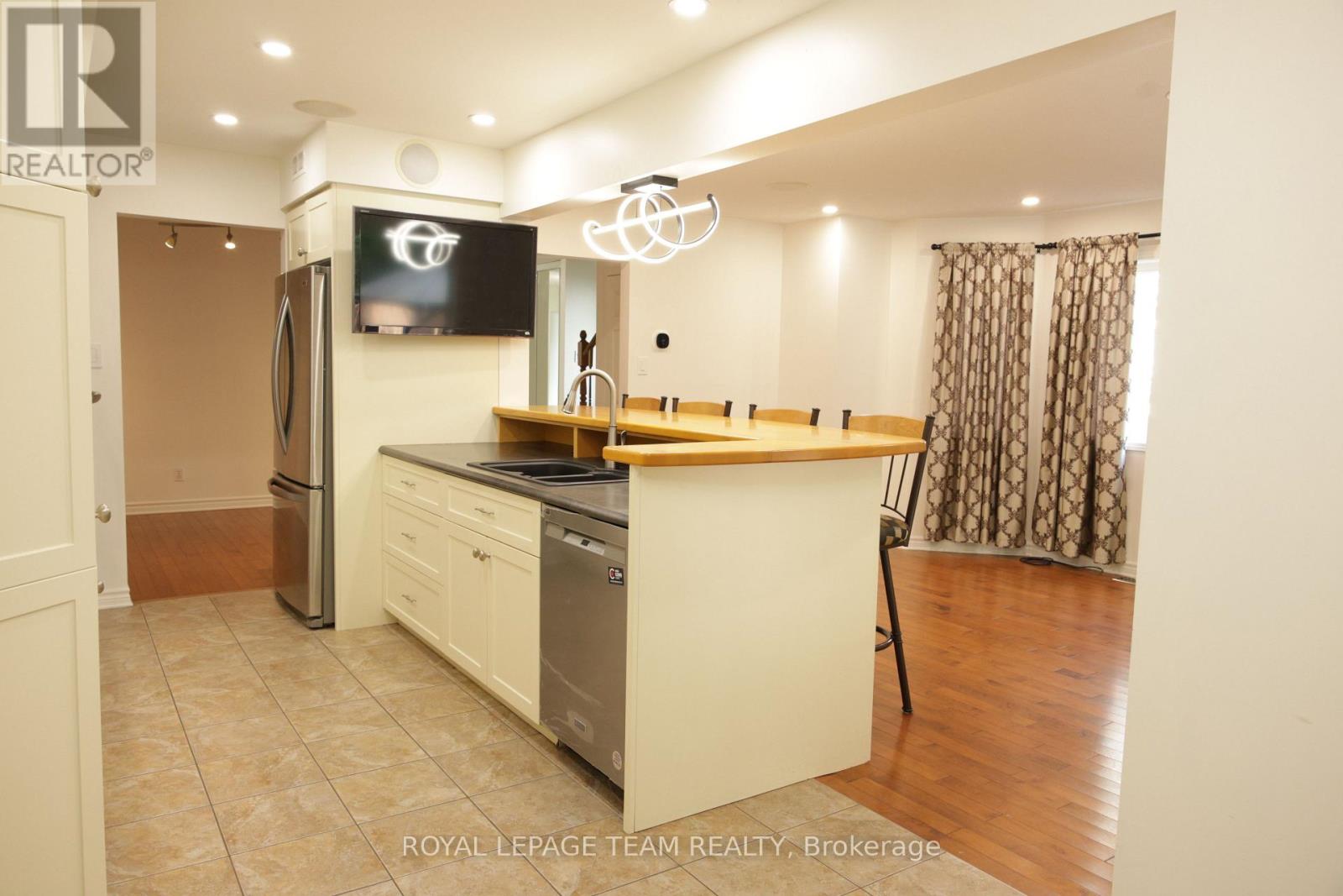 97 Springcreek Crescent, Ottawa, Ontario  K2M 2K8 - Photo 7 - X13805562