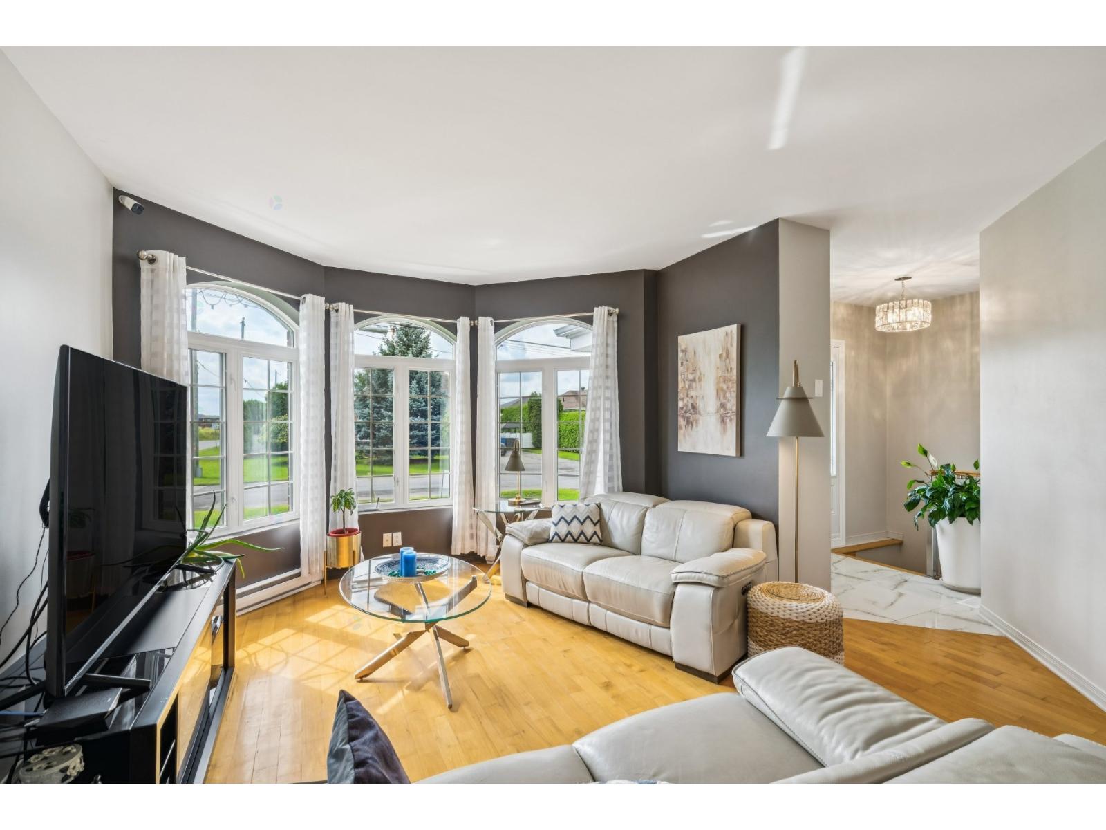 66 Rue Lucienne-Charette Beauharnois Quebec Canada J6N0H6 5