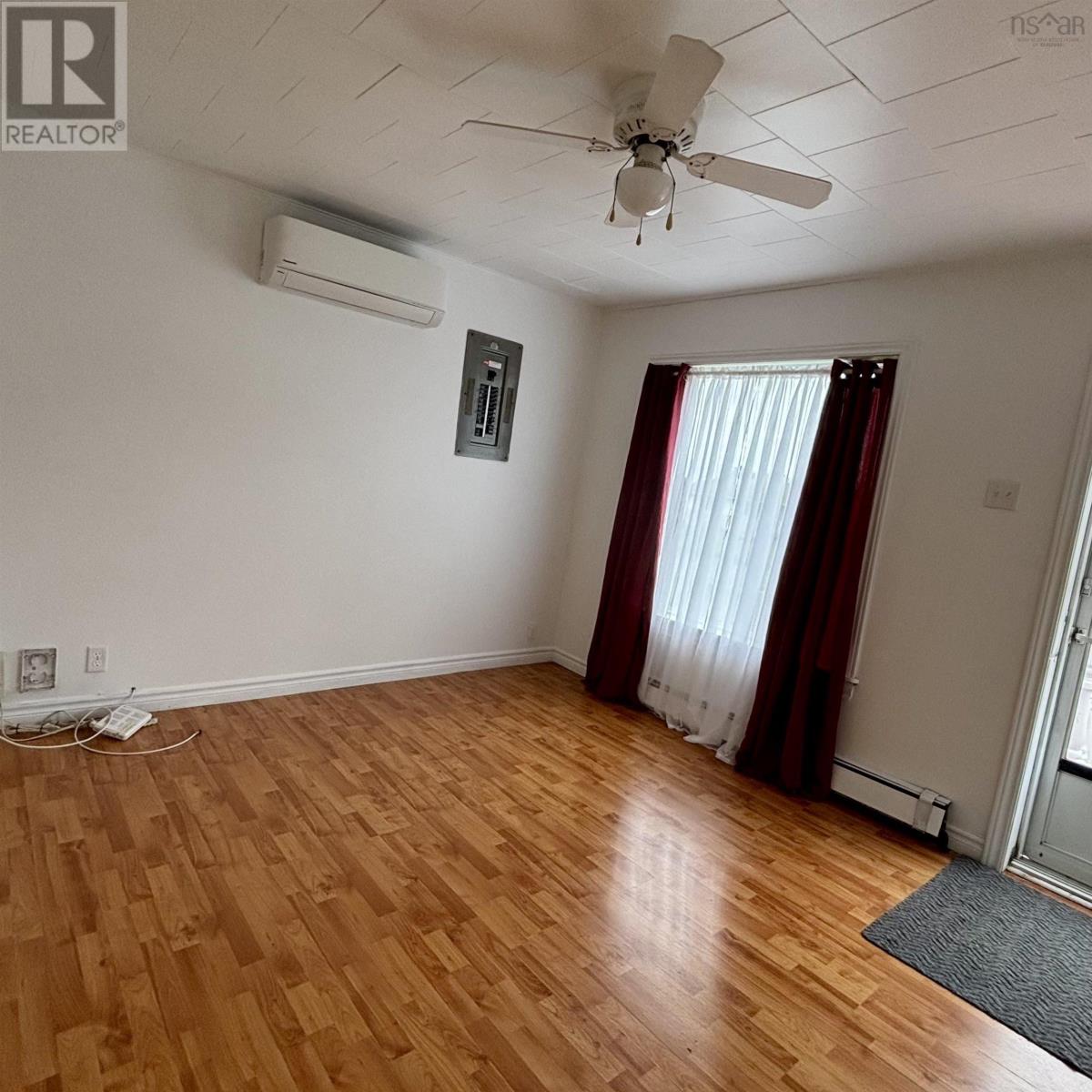 743 Maple Street, New Waterford, Nova Scotia  B1H 3R6 - Photo 14 - 202623849