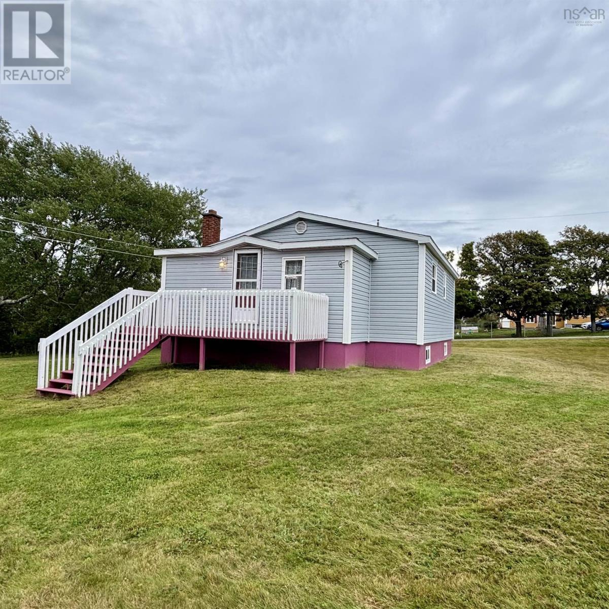 743 Maple Street, New Waterford, Nova Scotia  B1H 3R6 - Photo 2 - 202623849