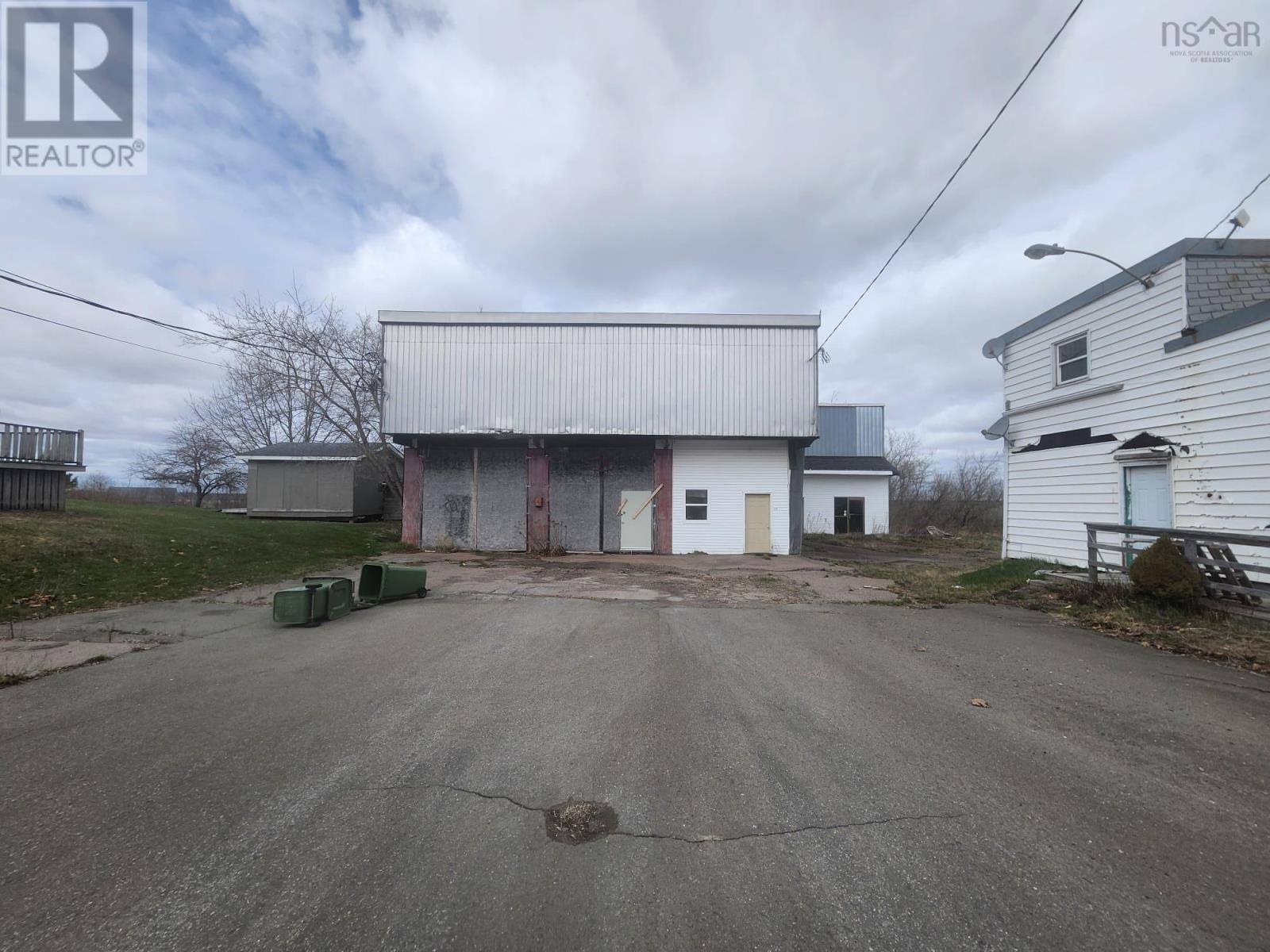 331 Hwy#6 Highway, East Amherst, Nova Scotia  B4H 3Y2 - Photo 2 - 202623848