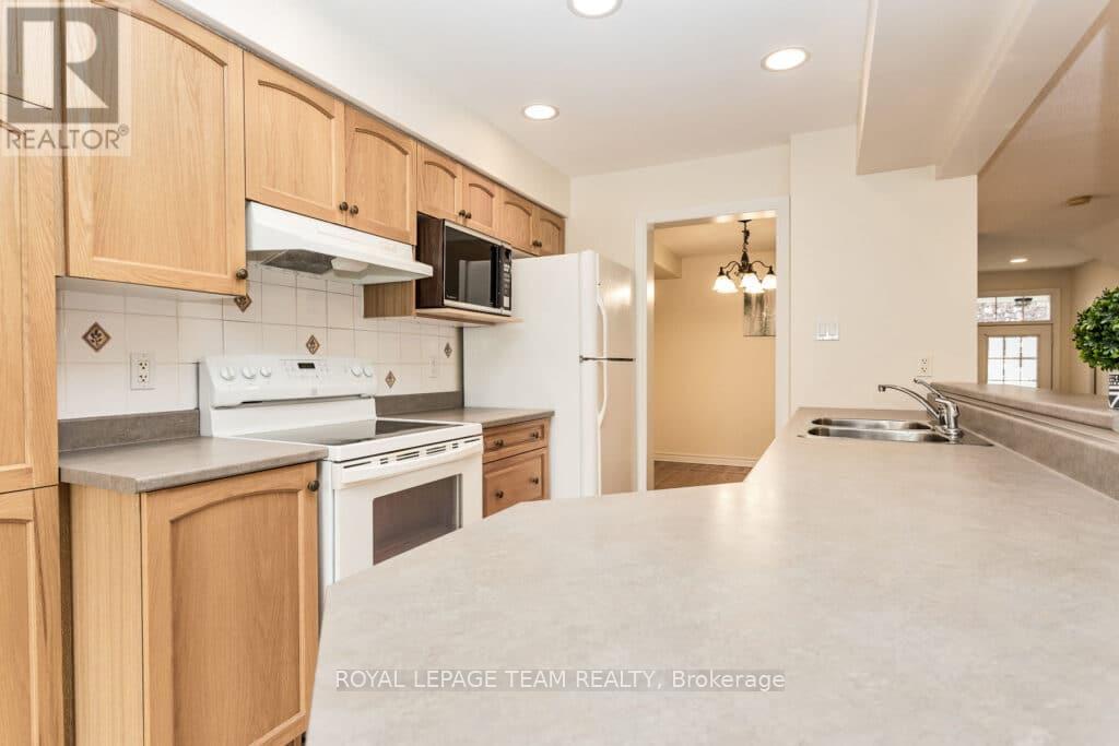 122 Saddlesmith Circle, Ottawa, Ontario  K2M 2Y6 - Photo 12 - X13805604