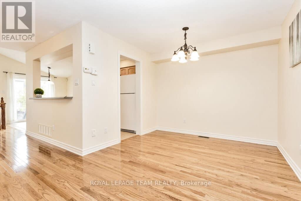 122 Saddlesmith Circle, Ottawa, Ontario  K2M 2Y6 - Photo 4 - X13805604