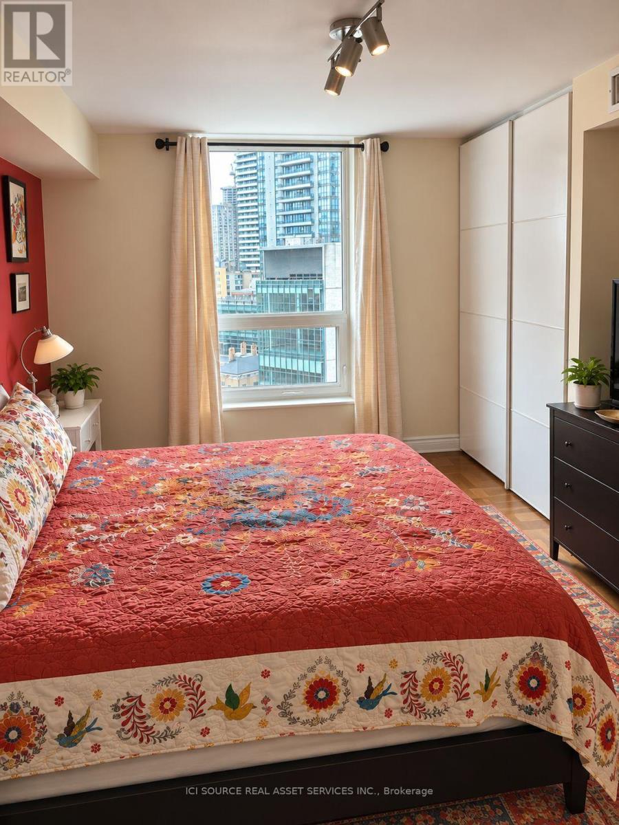 1226 - 77 Maitland Place, Toronto, Ontario  M4Y 2V6 - Photo 8 - C13805598
