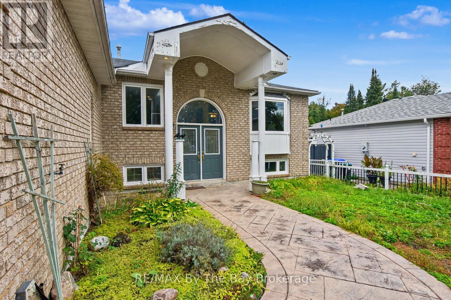 34 Caribou Trail, Wasaga Beach, Ontario  L9Z 1H6 - Photo 2 - S13805584