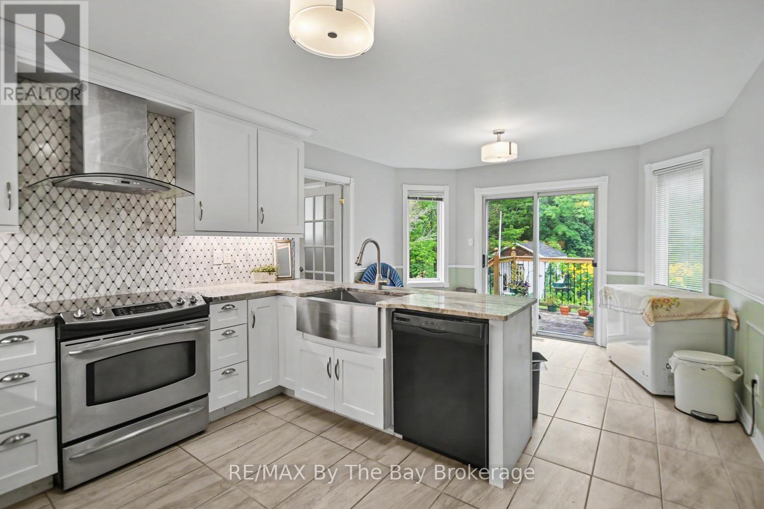 34 Caribou Trail, Wasaga Beach, Ontario  L9Z 1H6 - Photo 6 - S13805584