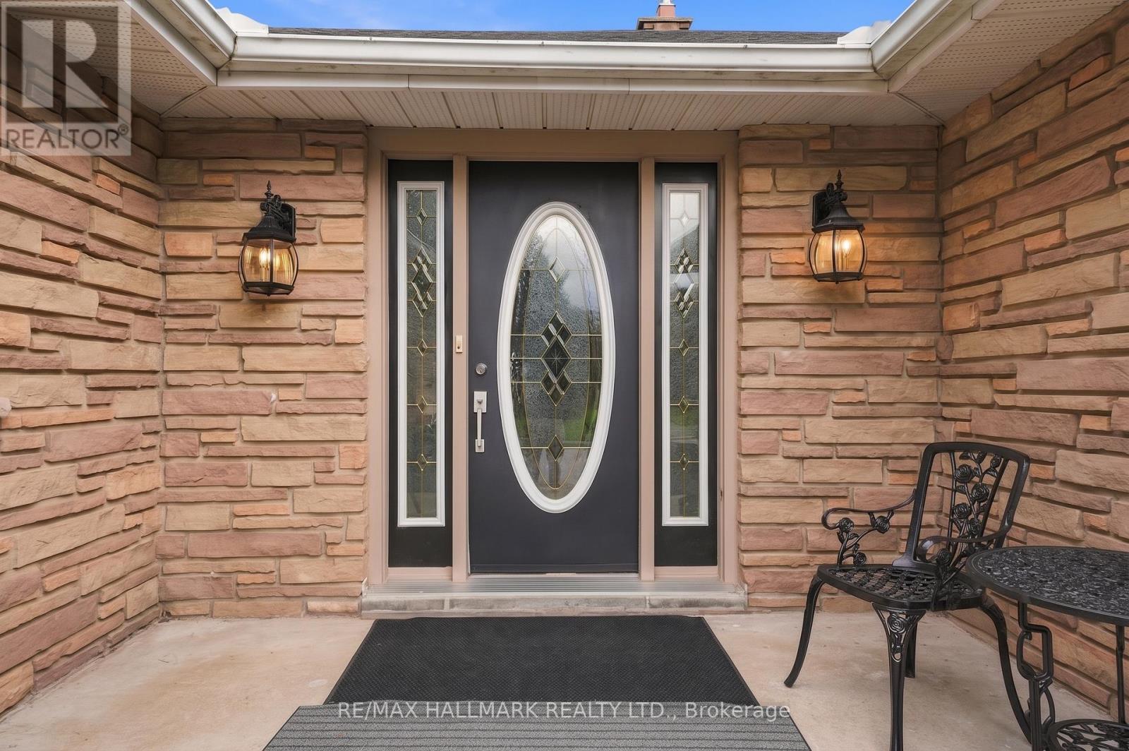 166 Hillcrest Drive, East Gwillimbury, Ontario L9N 0E5 - Photo 4 - N13805592