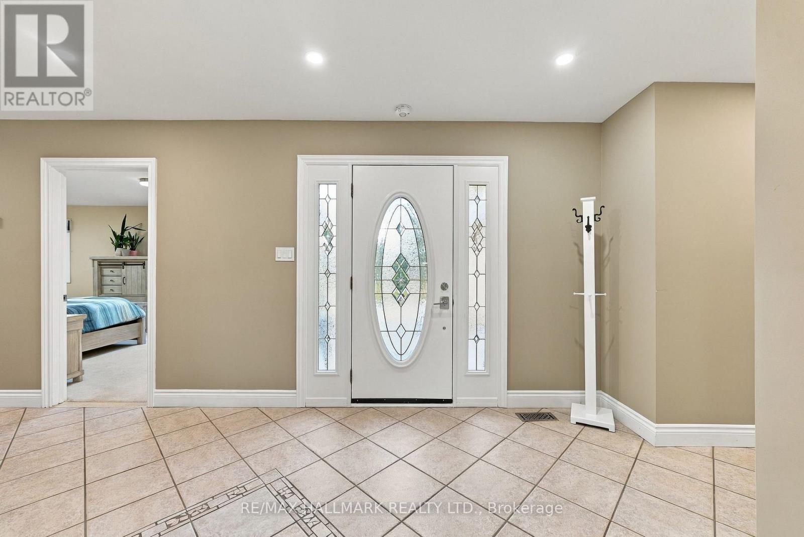 166 Hillcrest Drive, East Gwillimbury, Ontario L9N 0E5 - Photo 5 - N13805592
