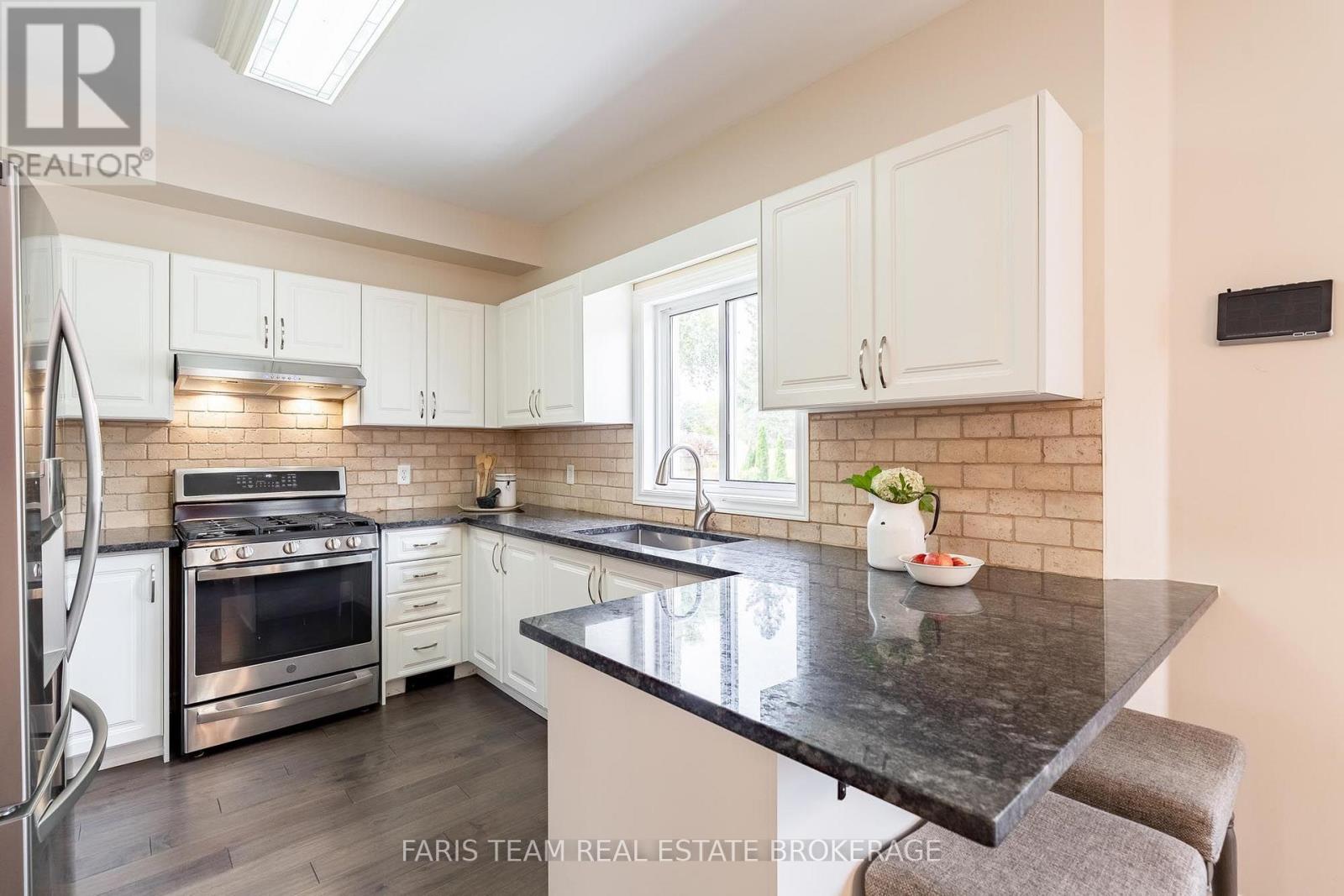 114 Ruffet Drive, Barrie, Ontario  L4N 0N6 - Photo 7 - S13805570