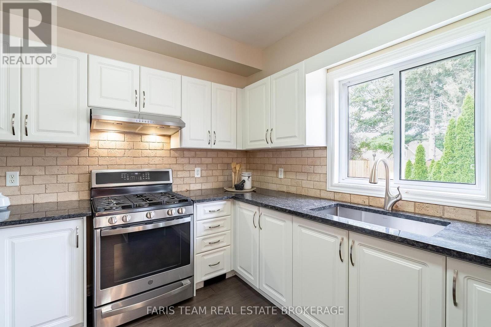 114 Ruffet Drive, Barrie, Ontario  L4N 0N6 - Photo 8 - S13805570