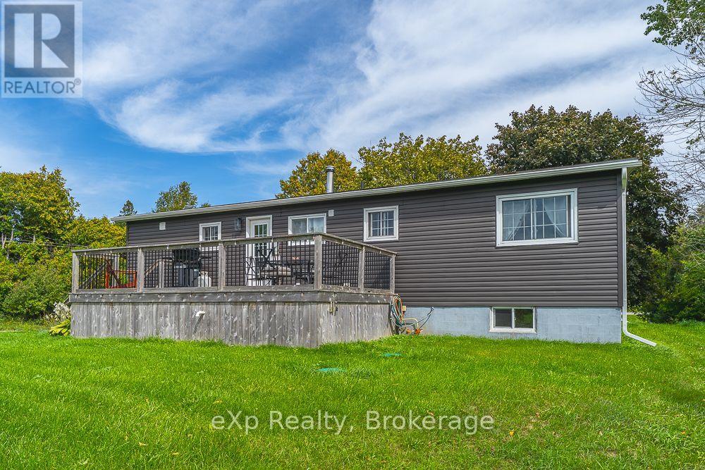 15 Howdenvale Road, South Bruce Peninsula, Ontario  N0H 1X0 - Photo 2 - X13805606