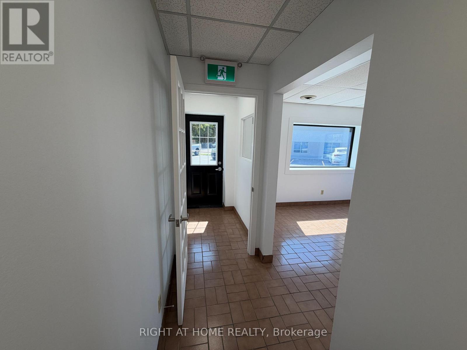 5 - 116 Guelph Street, Halton Hills, Ontario  L7G 4A3 - Photo 2 - W13805618