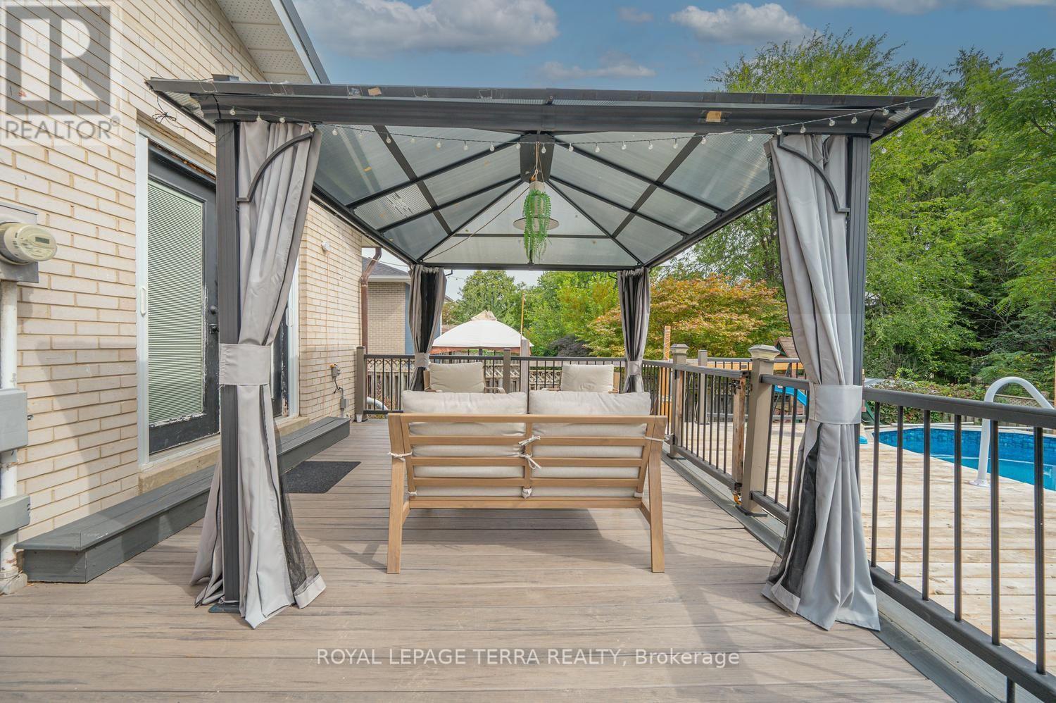 1571 Lewisham Drive, Mississauga, Ontario  L5J 3R2 - Photo 45 - W13800140
