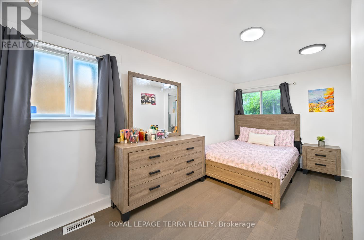 1571 Lewisham Drive, Mississauga, Ontario  L5J 3R2 - Photo 32 - W13800140
