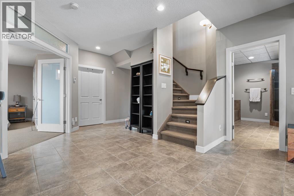 53 Crystal Green Drive, Okotoks, Alberta  T1S 2N7 - Photo 21 - A2346575