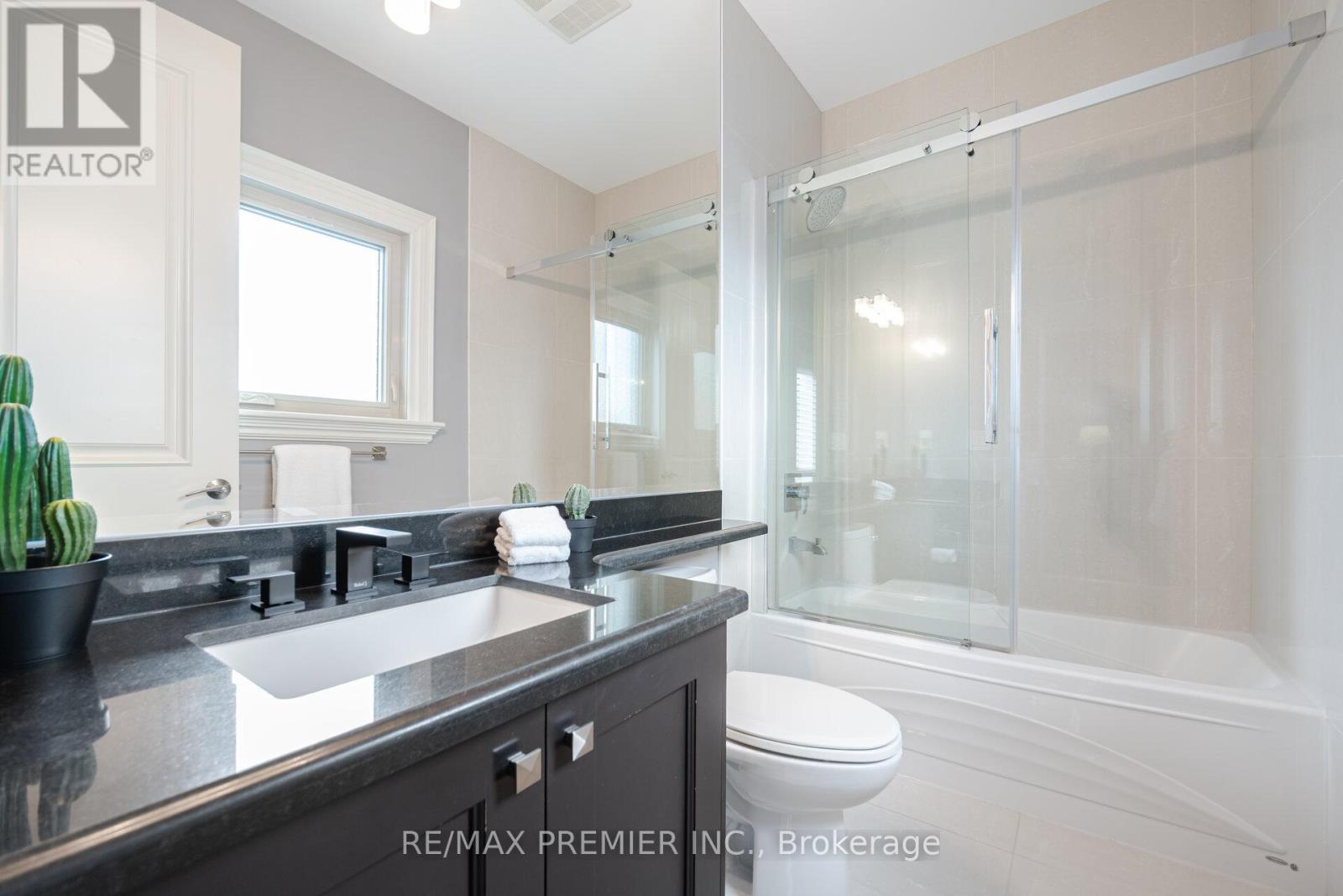 28 Ellerby Square N, Vaughan, Ontario  L4L 1N1 - Photo 23 - N13805628
